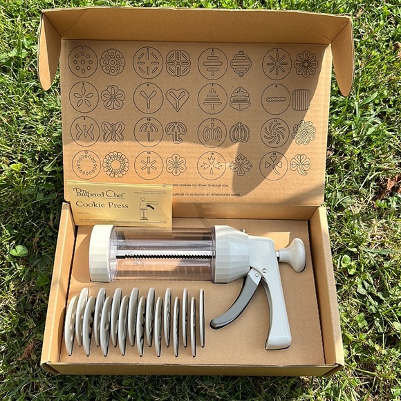 The Pampered Chef Cookie Press - Picture 4 of 8